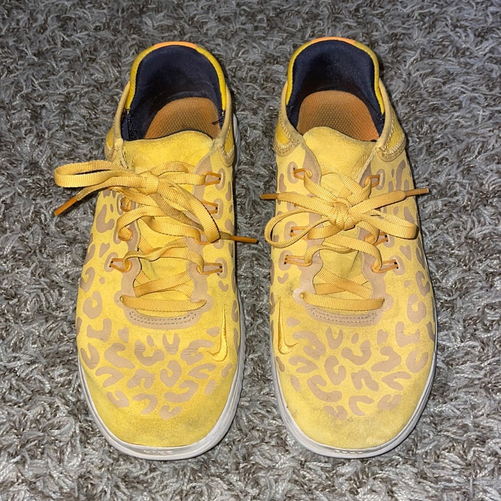 Nike Yellow Leopard Print Sneakers shoes size 8